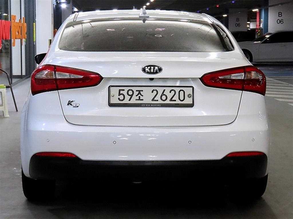 KIA K3 - Vista 5