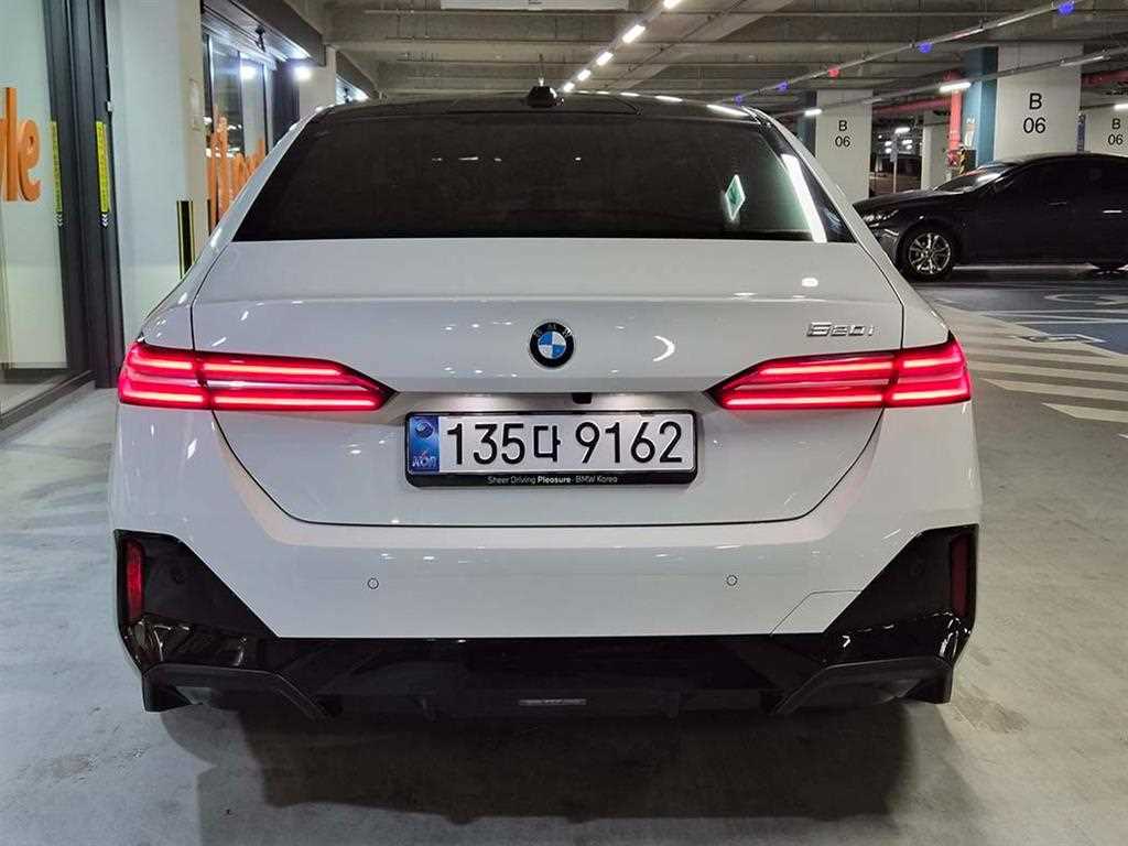 BMW 5 Series - Vista 5