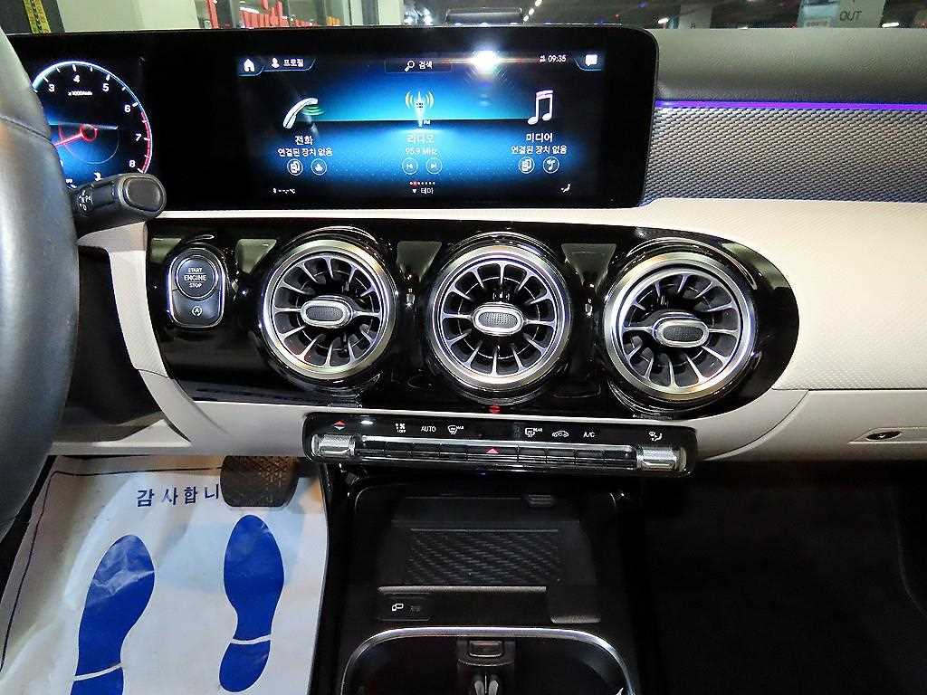 Mercedes Benz A Class - Vista 11