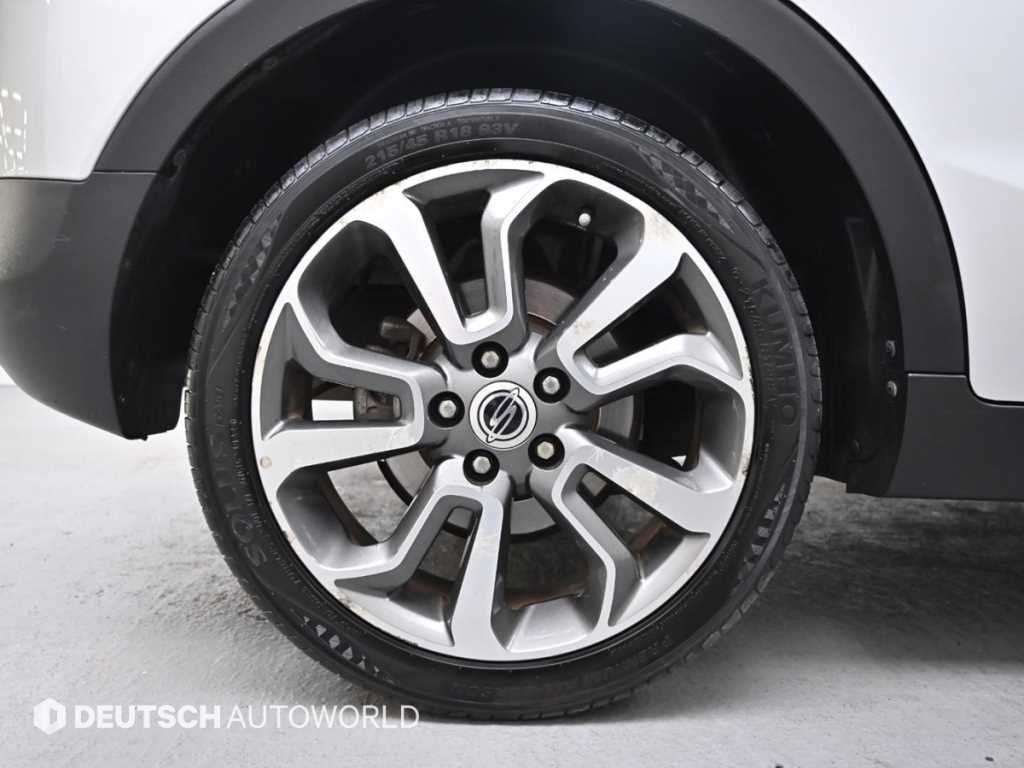 Ssangyong Tivoli - Vista 5