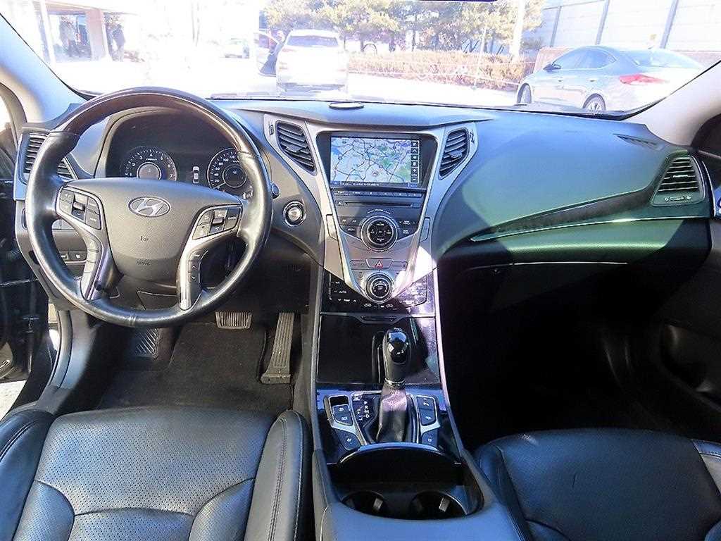 HYUNDAI Grandeur - Vista 7