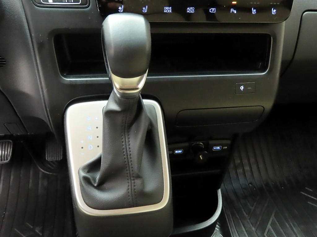 HYUNDAI Staria - Vista 11