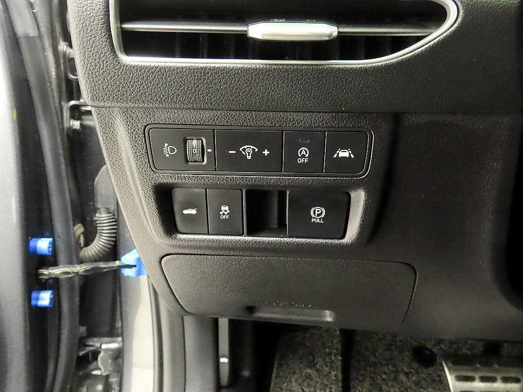 HYUNDAI Sonata - Vista 12