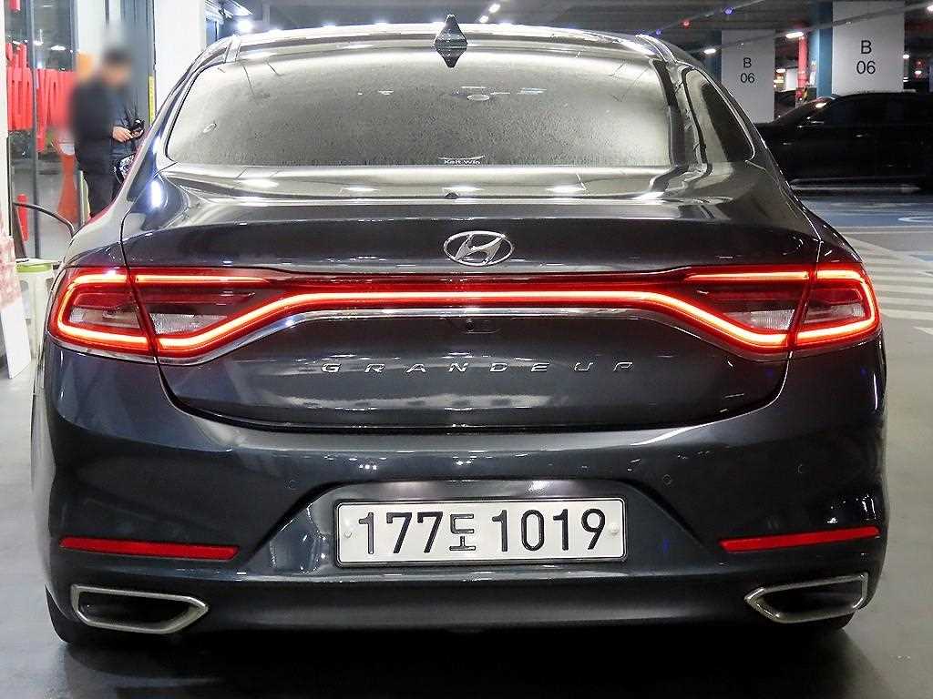 HYUNDAI Grandeur - Vista 5