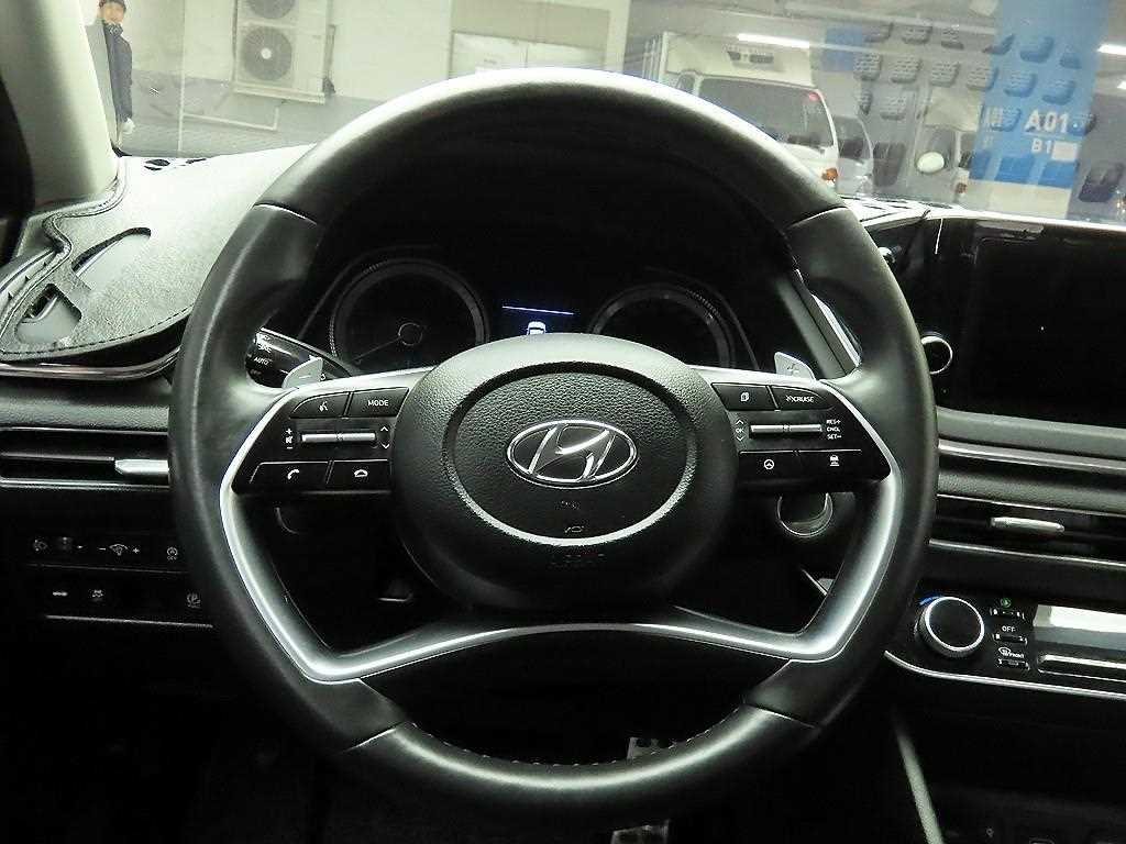 HYUNDAI Sonata - Vista 7