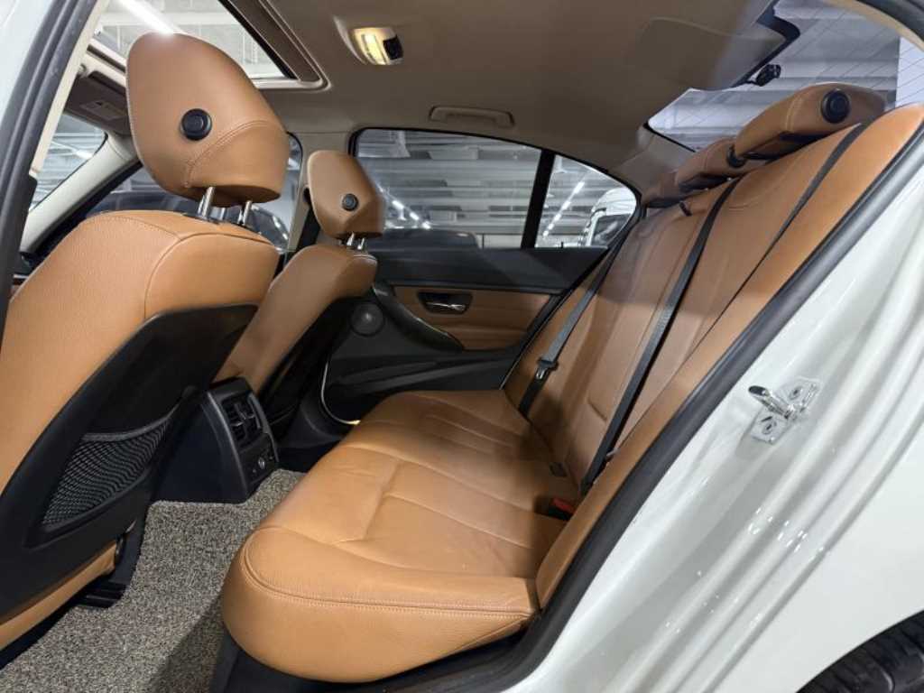 BMW 3 series - Vista 8