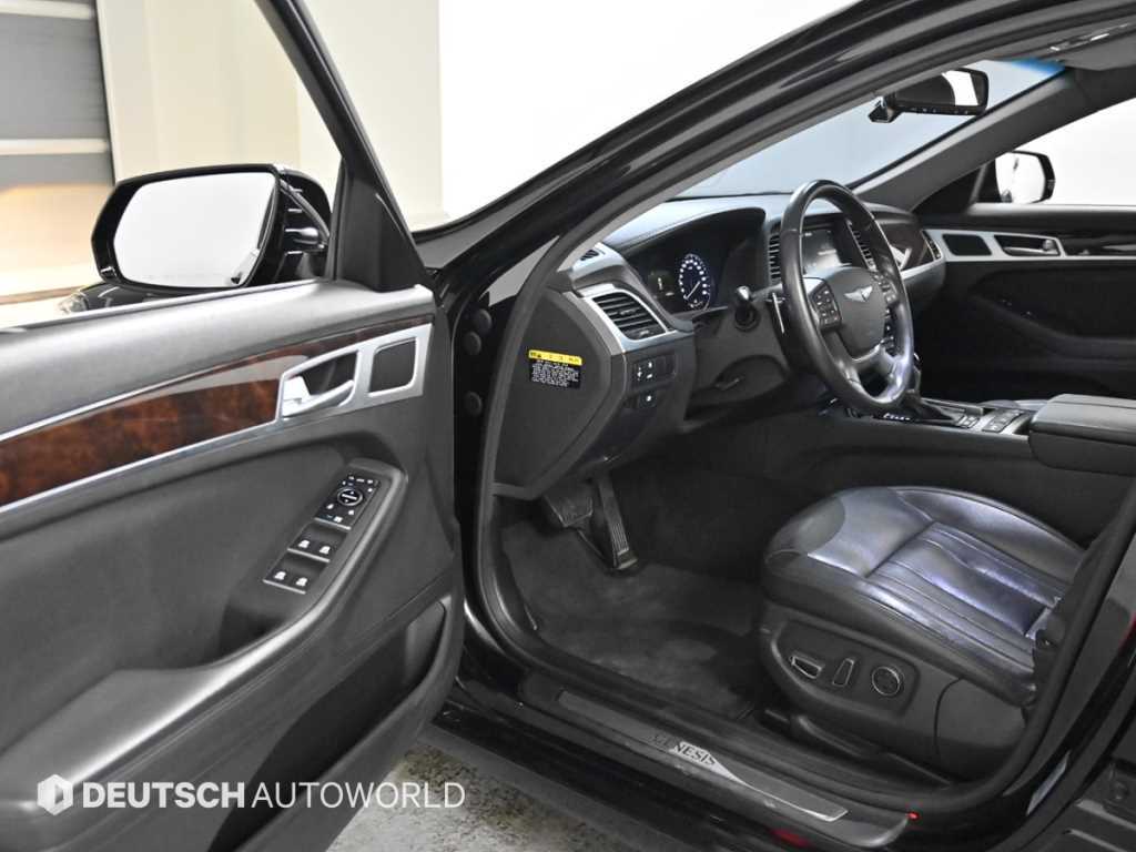 HYUNDAI Genesis - Vista 11