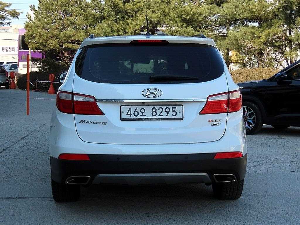 HYUNDAI Maxcruz - Vista 4