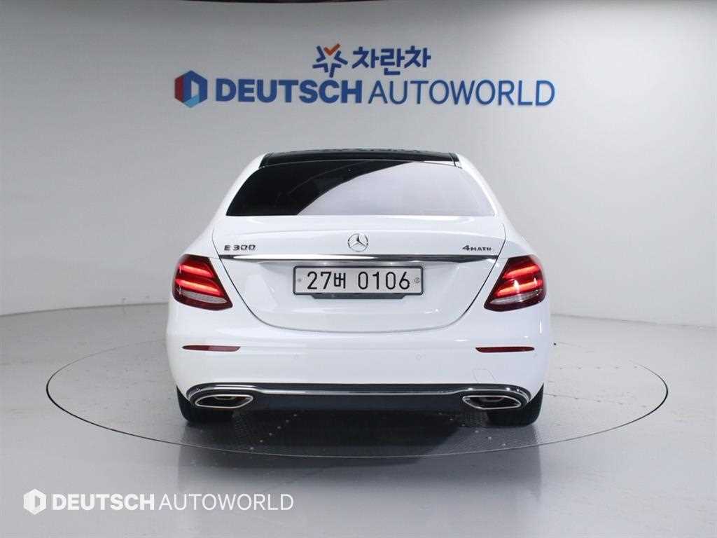 Mercedes Benz E class - Vista 4