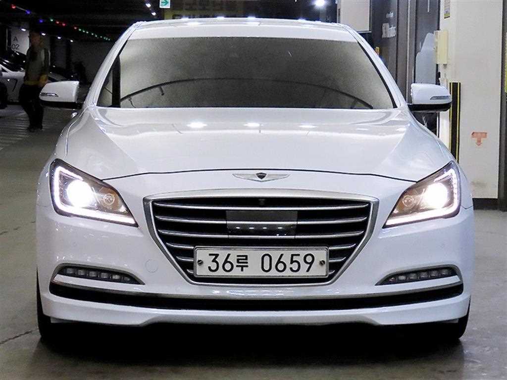 HYUNDAI Genesis - Vista 2