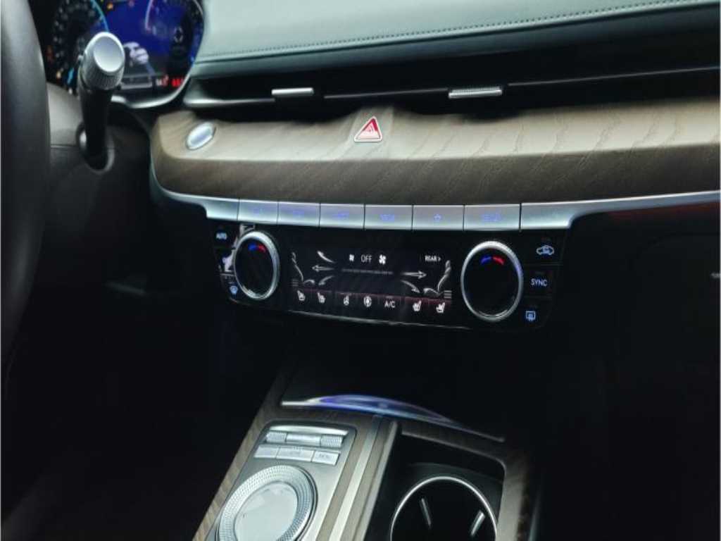 Genesis G80 - Vista 12