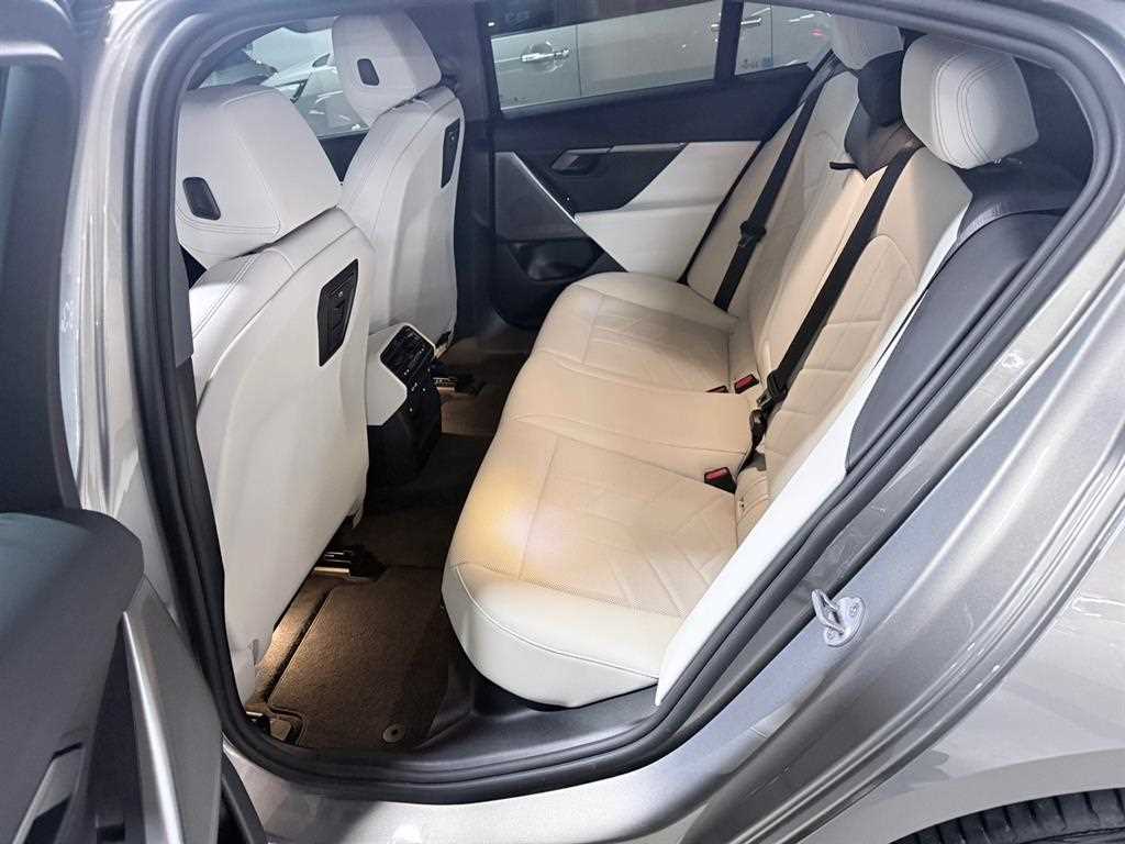 BMW 5 Series 2025 Gris - Importación desde Corea - HF Imports Iquique - Foto 18