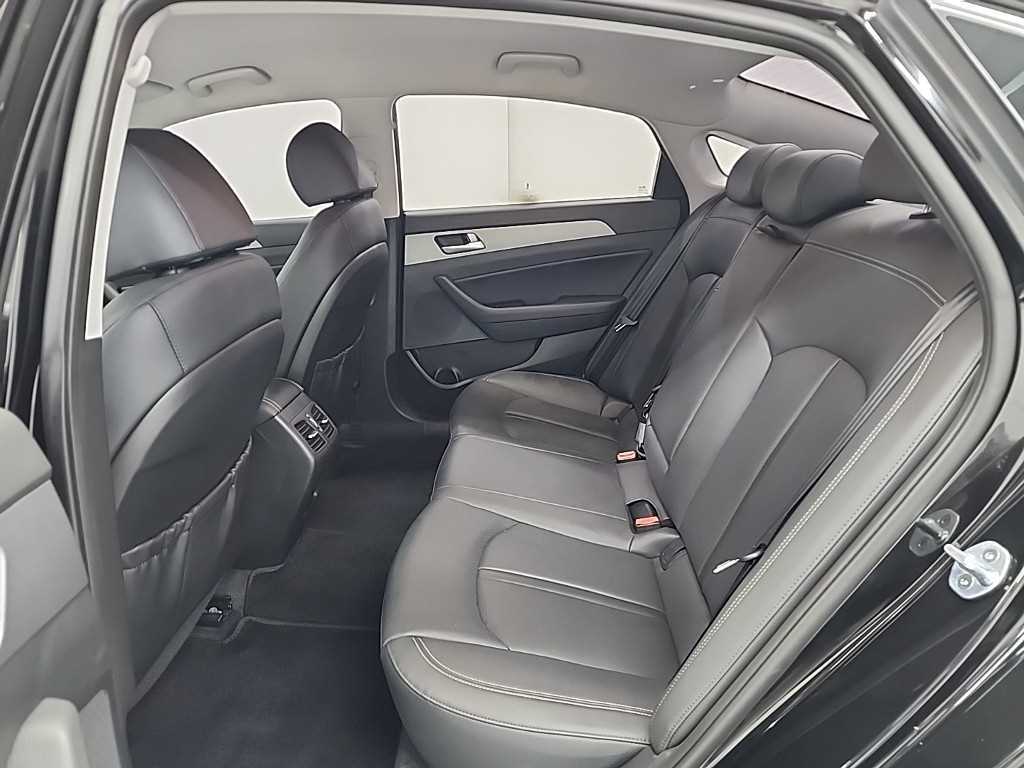 HYUNDAI Sonata - Vista 12