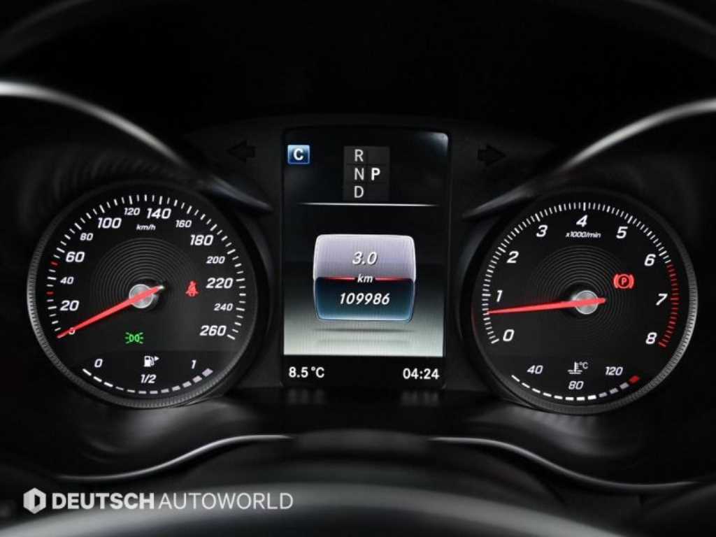 Mercedes Benz C Class - Vista 8