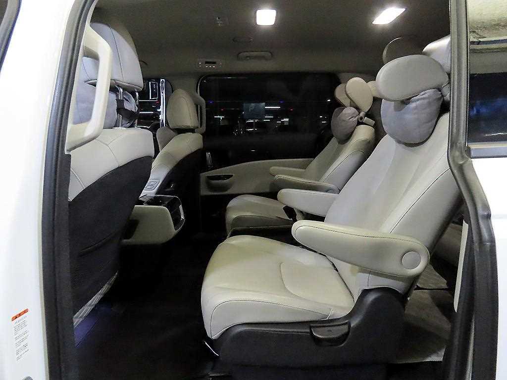 KIA Carnival - Vista 7