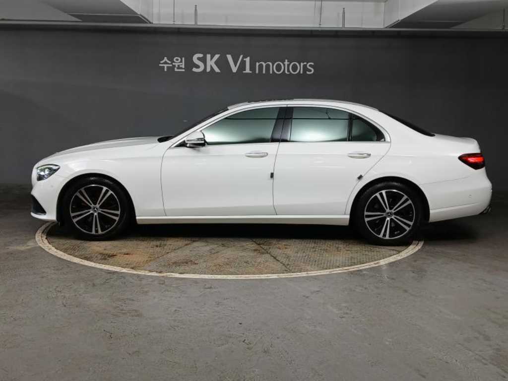 Mercedes Benz E class - Vista 4
