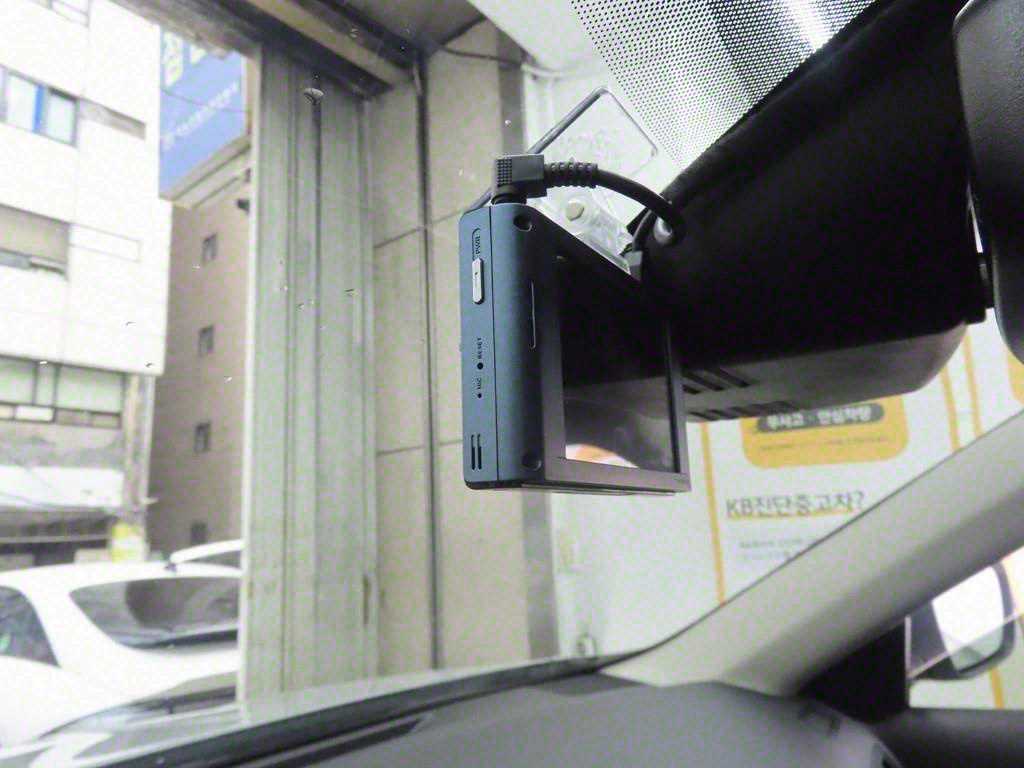 SAMSUNG QM6 - Vista 11