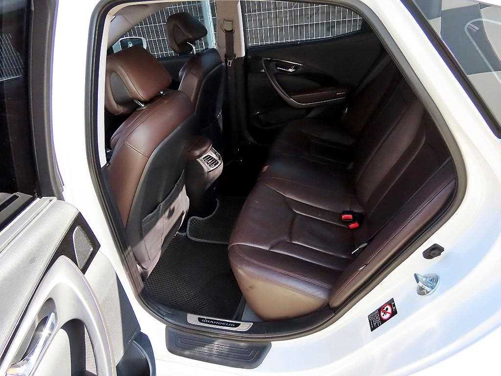 HYUNDAI Grandeur - Vista 6