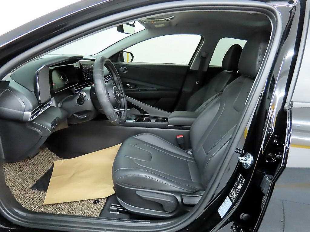 HYUNDAI Avante - Vista 5