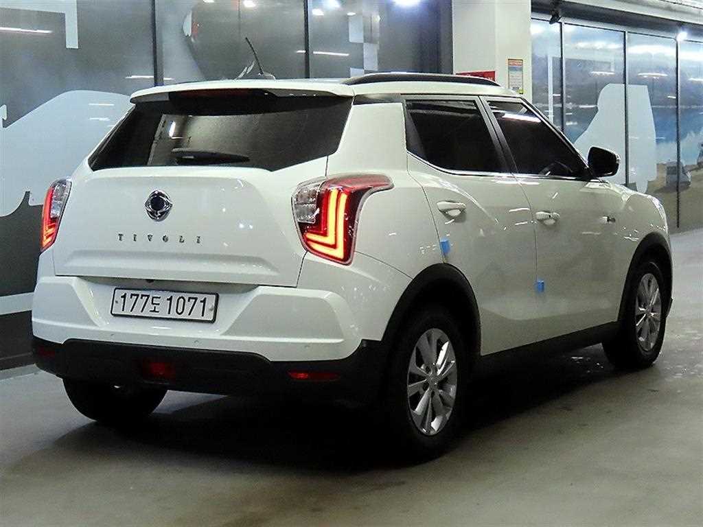 Ssangyong Tivoli - Vista 4