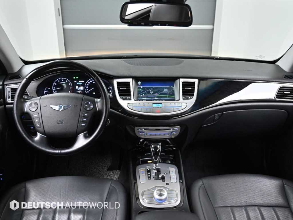 HYUNDAI Genesis - Vista 7