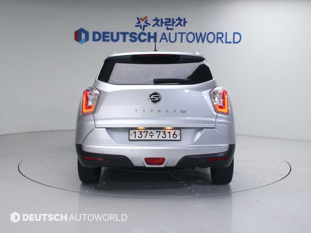 Ssangyong Tivoli - Vista 4