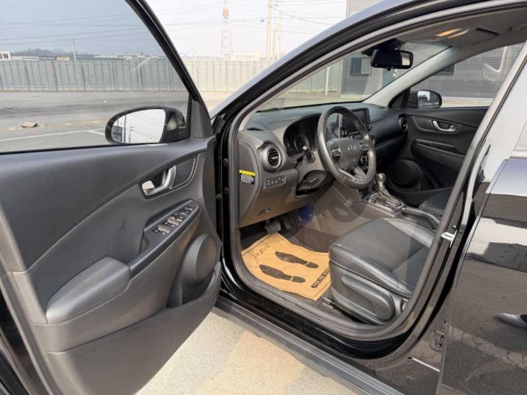 HYUNDAI Kona - Vista 8