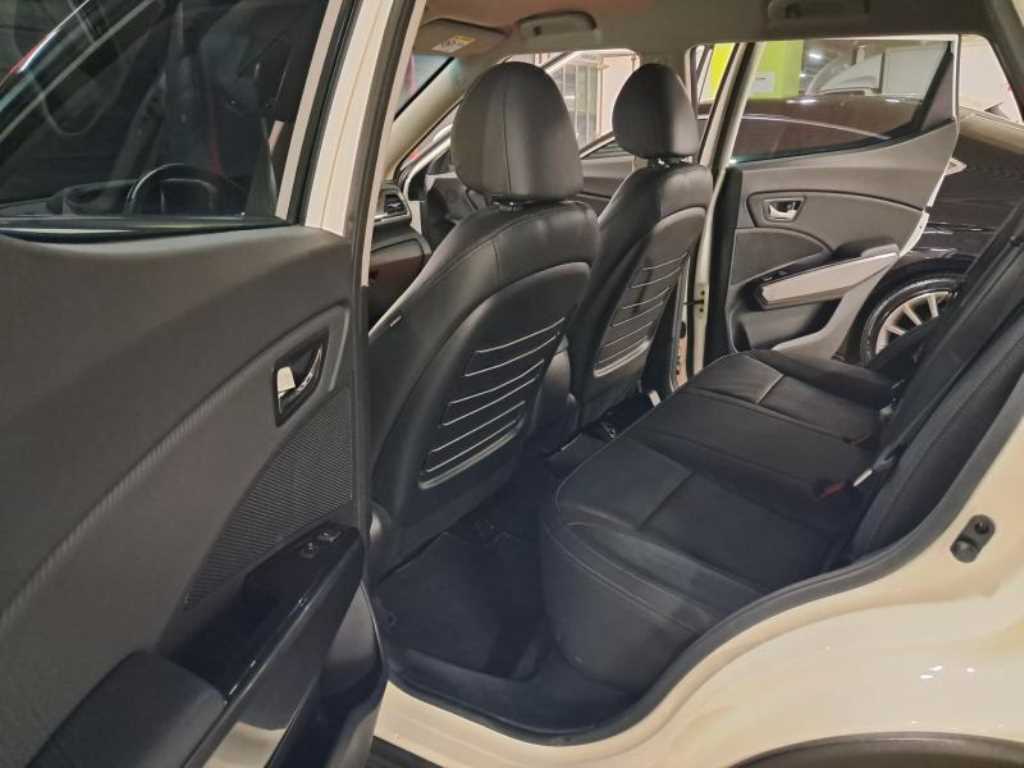 Ssangyong Tivoli 2022 Blanco - Importación desde Corea - HF Imports Iquique - Foto 19