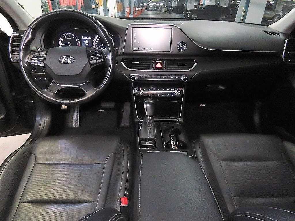 HYUNDAI Grandeur - Vista 10