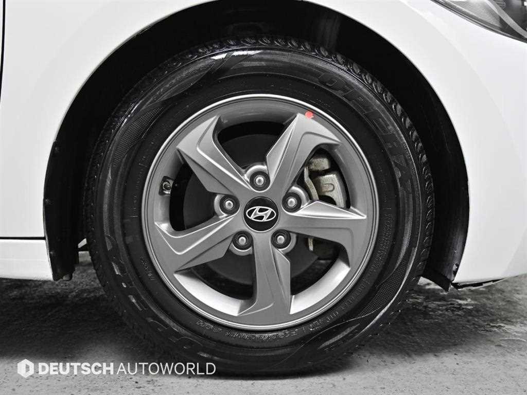 HYUNDAI Avante - Vista 5