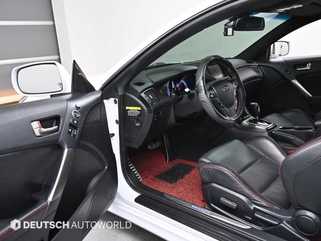 HYUNDAI Genesis - Vista 11