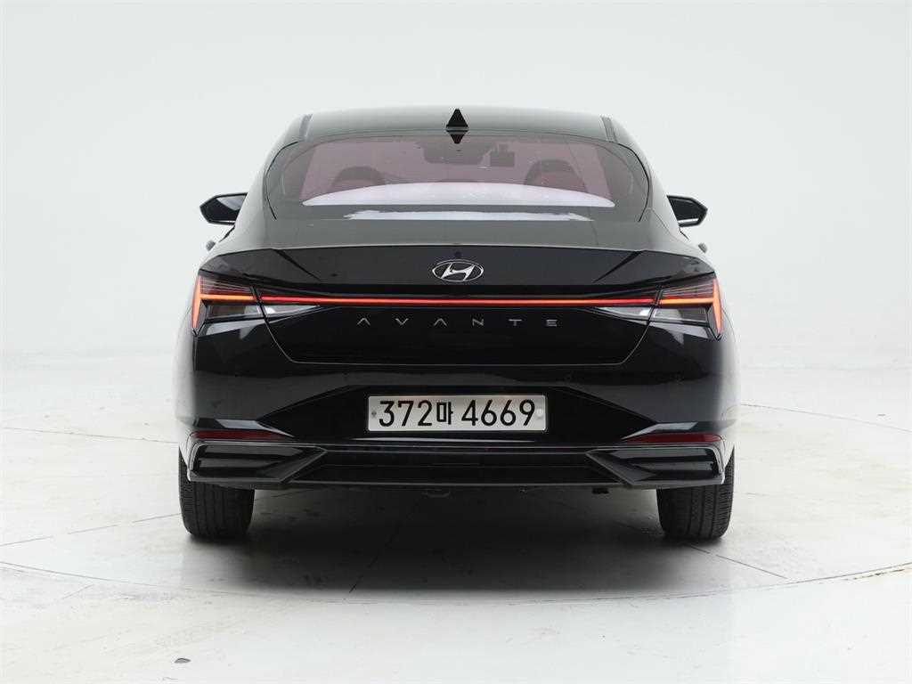 HYUNDAI Avante - Vista 5