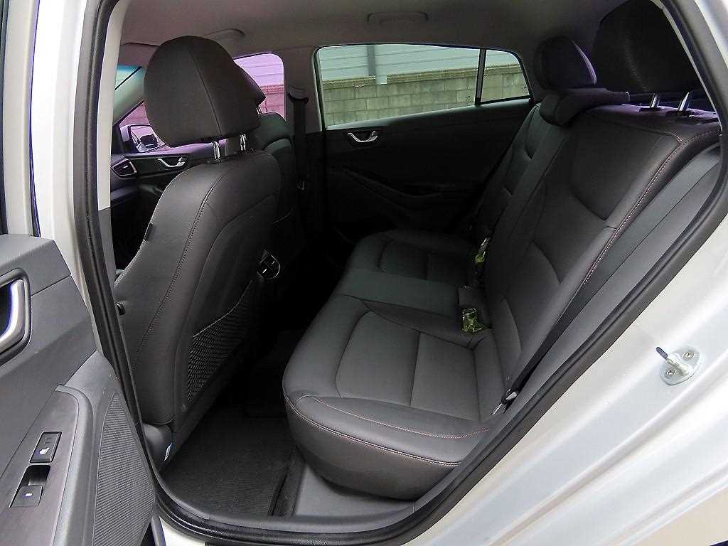 HYUNDAI Ioniq - Vista 6