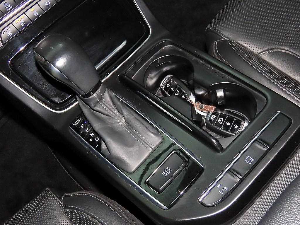 HYUNDAI Grandeur - Vista 12