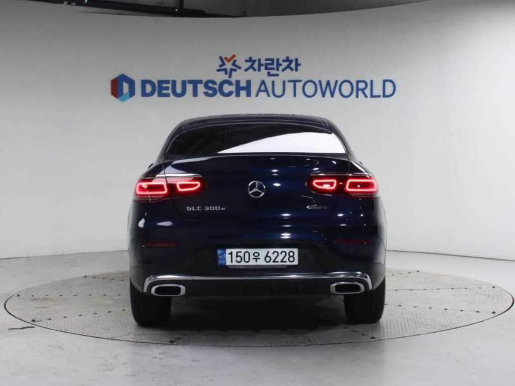 Mercedes Benz GLC Class - Vista 4