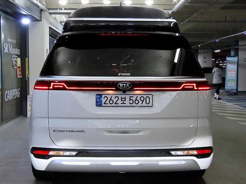 KIA Carnival - Vista 5