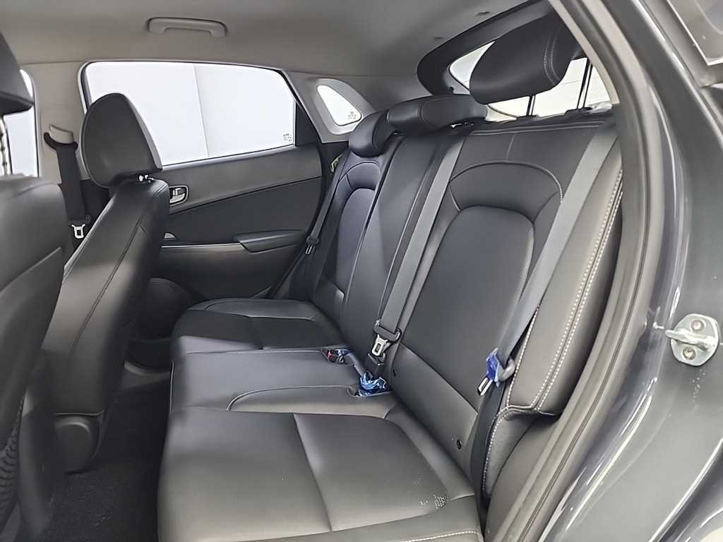 HYUNDAI Kona - Vista 12