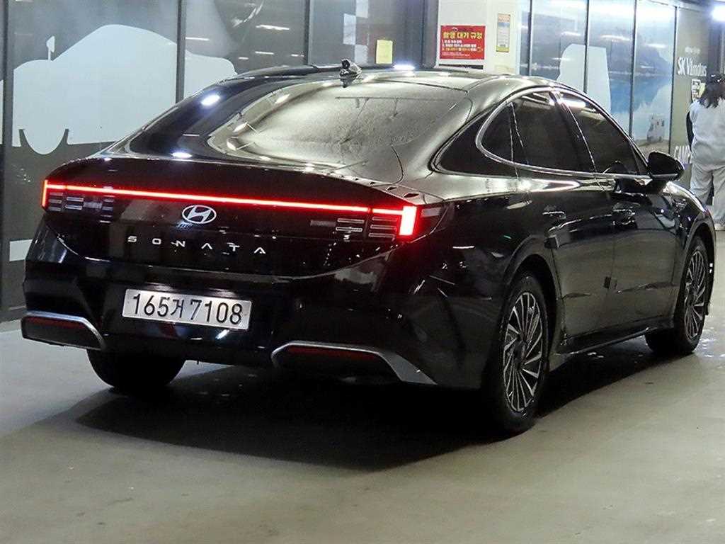 HYUNDAI Sonata - Vista 4