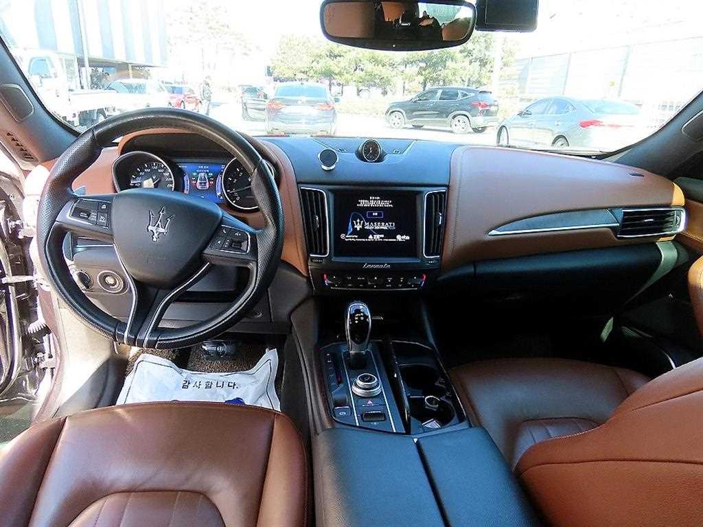 Maserati Levante - Vista 7