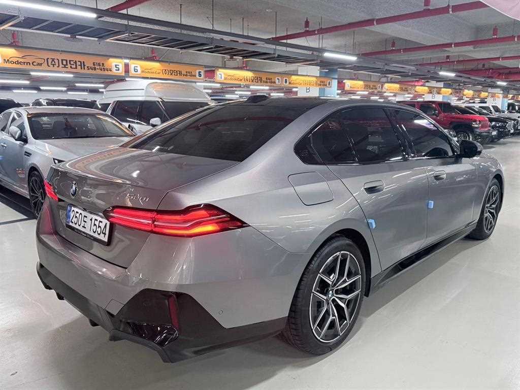 BMW 5 Series - Vista 4