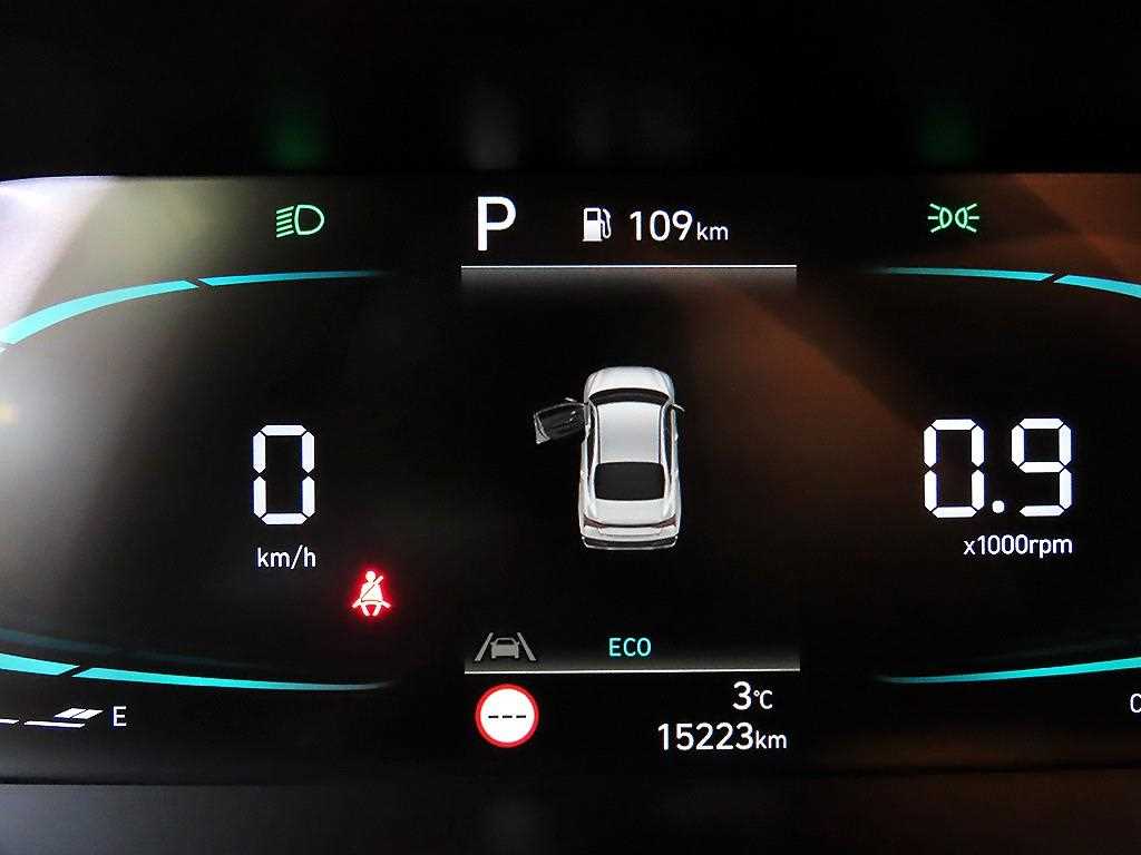 HYUNDAI Avante - Vista 9