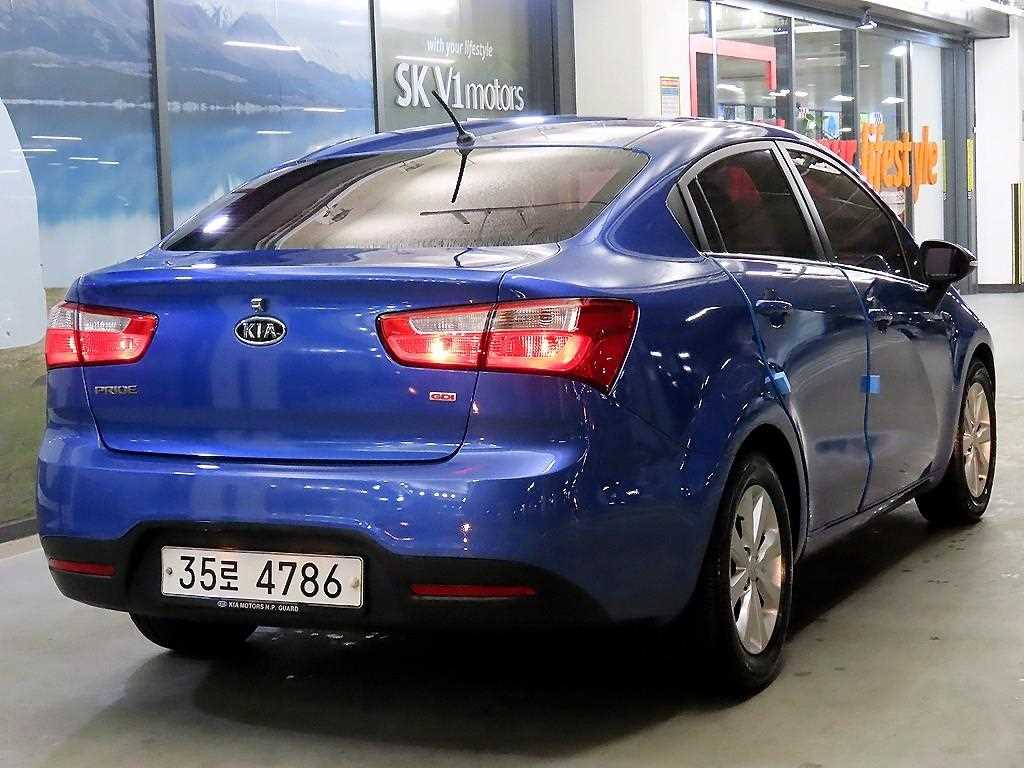 KIA Pride - Vista 4