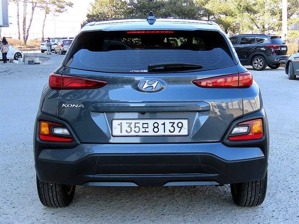 HYUNDAI Kona - Vista 4