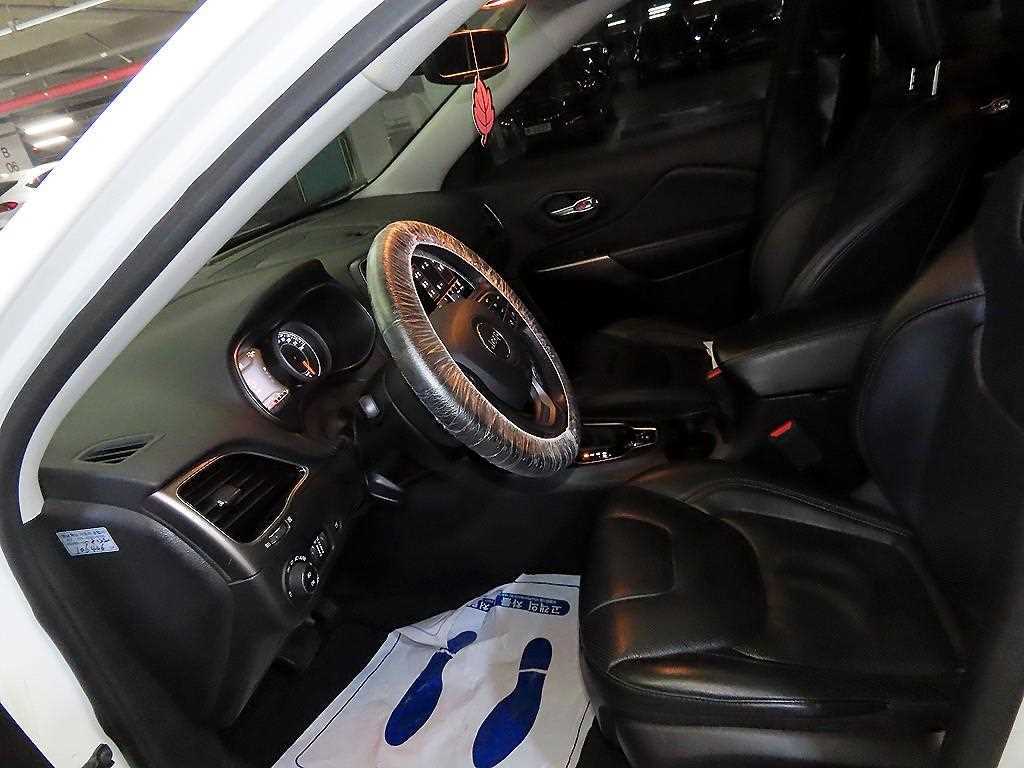 Jeep Cherokee - Vista 6