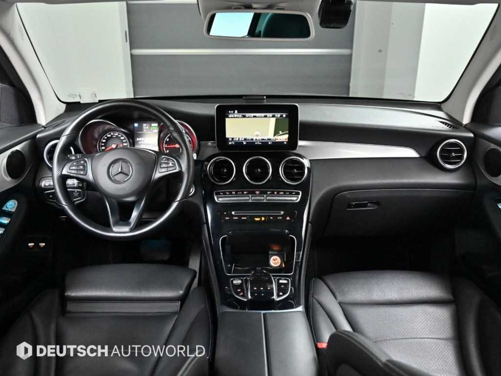 Mercedes Benz GLC Class - Vista 7