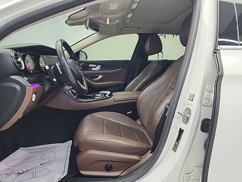 Mercedes Benz E class - Vista 11