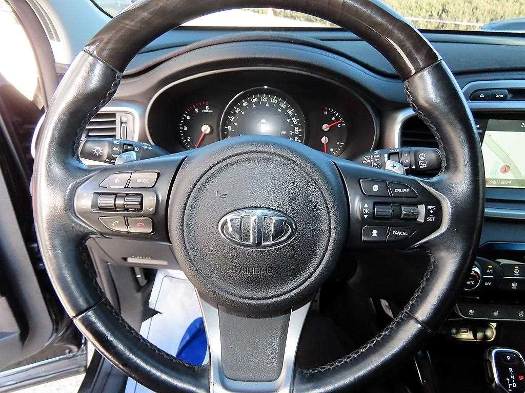 KIA Sorento - Vista 8