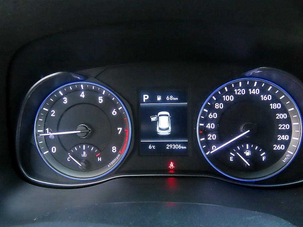 HYUNDAI Kona - Vista 9