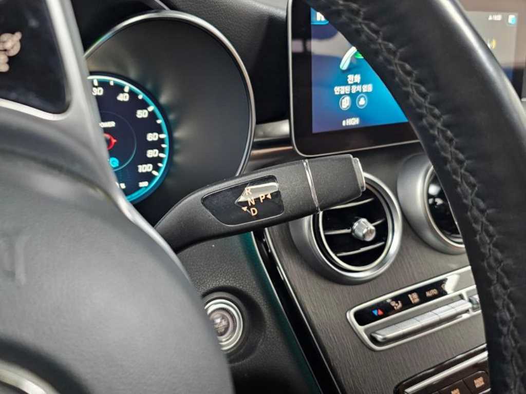 Mercedes Benz GLC Class - Vista 9