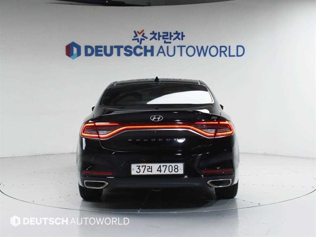 HYUNDAI Grandeur - Vista 4